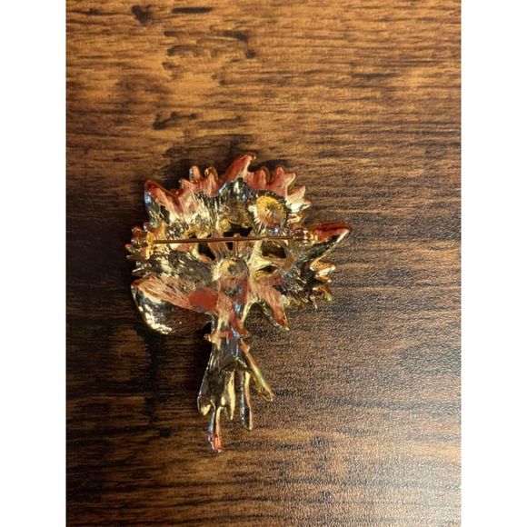 Gorgeous Enameled Floral Bouquet Gold Tone Brooch Pin Heavy Flowers Scarf EUC - Picture 2 of 2